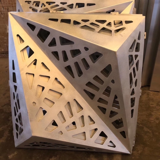 異型穿孔鋁單板